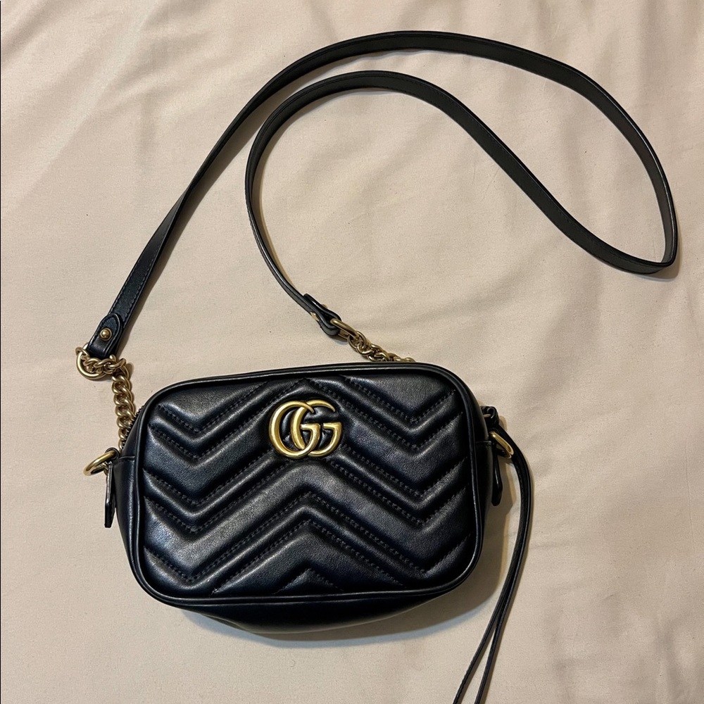 Gucci GG Marmont matelassé mini bag. Authentic and in a great condition.